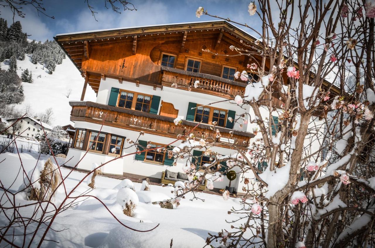 Landhaus Bernhard Apartment Holzgau Luaran gambar